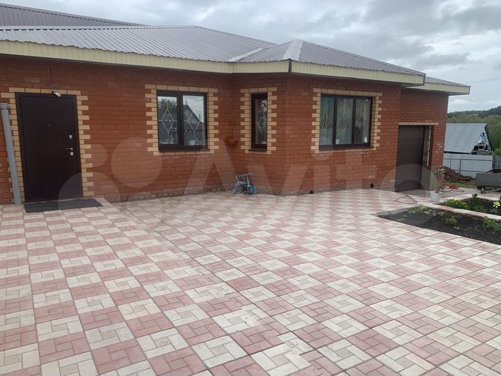 Коттедж 250 м² на участке 15 сот.