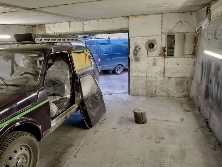 Гараж, > 30 м²