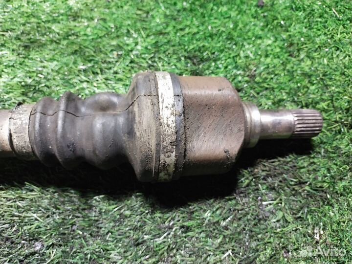 Полуось передняя левая Peugeot 308