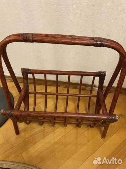 Итальянская газетница