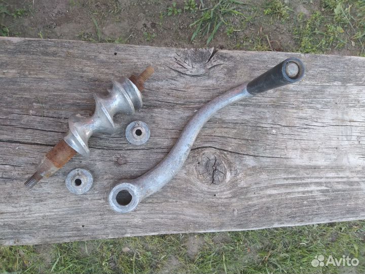 Вал, ручка,винты от ручной мясорубки СССР