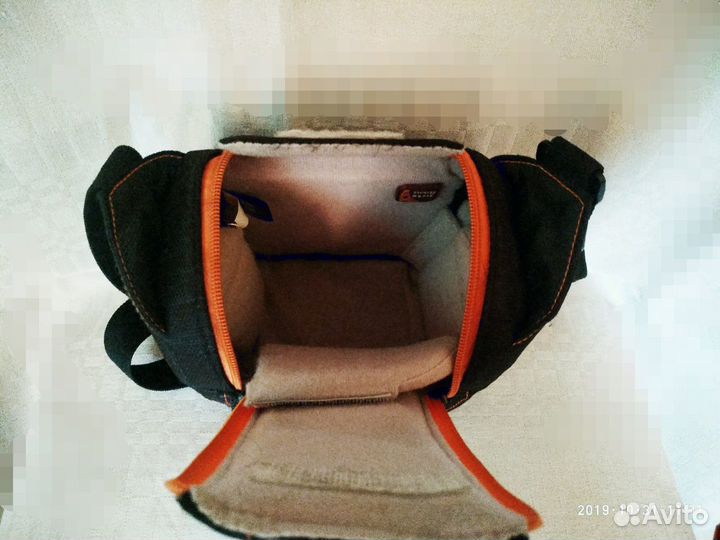 Продам сумку для фотоаппарата Uhuaia
