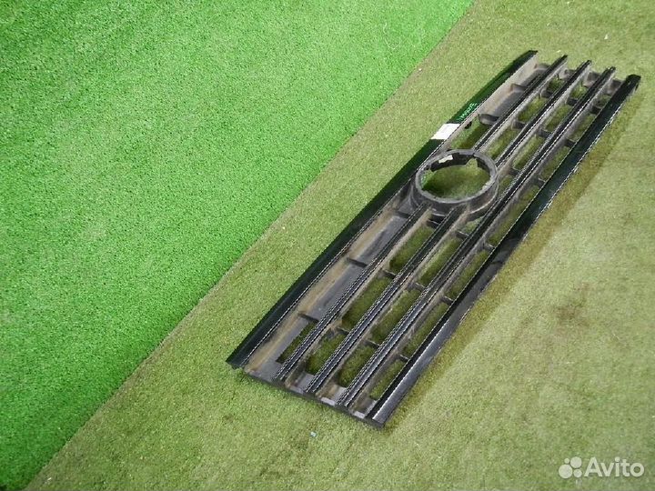 Решетка радиатора Volkswagen Touareg