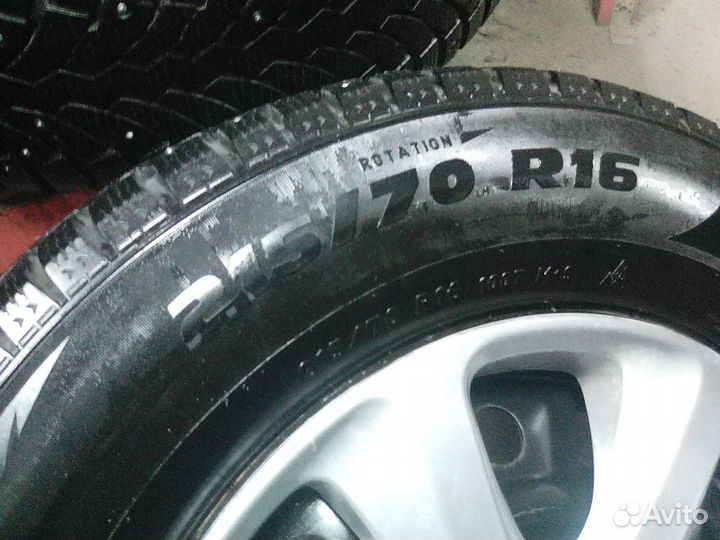 Колеса Б/У шипов на Mitsubishi 215/70 16