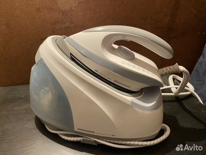 Утюг с парогенератором redmond RSS-5906