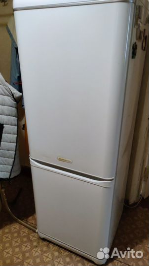 Холодильник ariston б/у