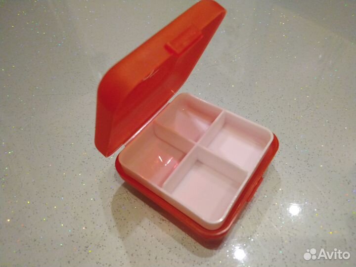 Маленькая таблетница 4 отделения