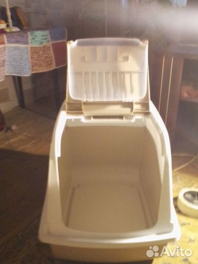 Закрытый туалет для кошек