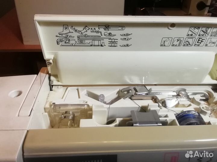 Швейная машина Singer