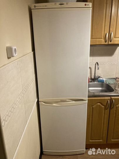 Холодильник LG рабочий