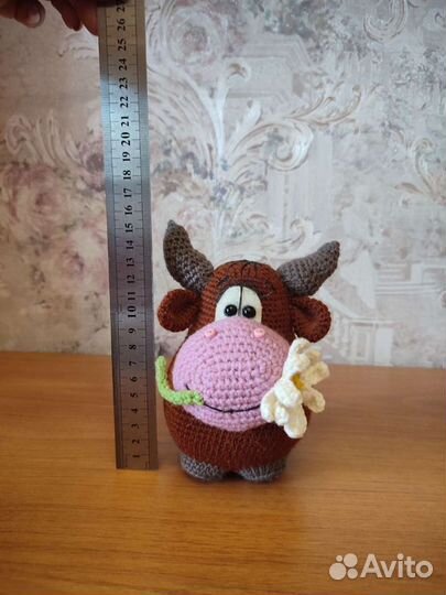 Игрушка вязанная бычок и корова