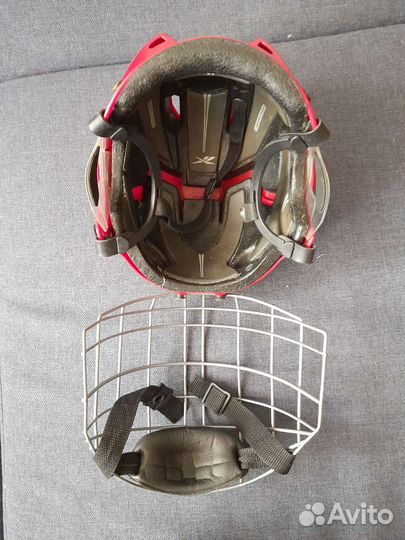 Хоккейный шлем
