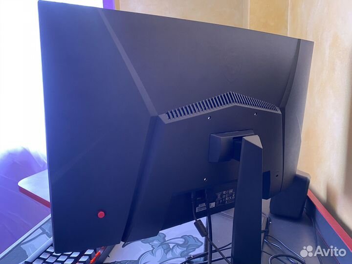 MSI Optix G24 series 144hz, изогнутый