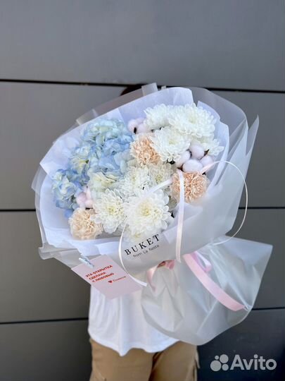 Букет с гортензией