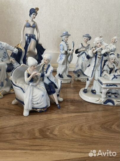 Статуэтки Rococo Collection