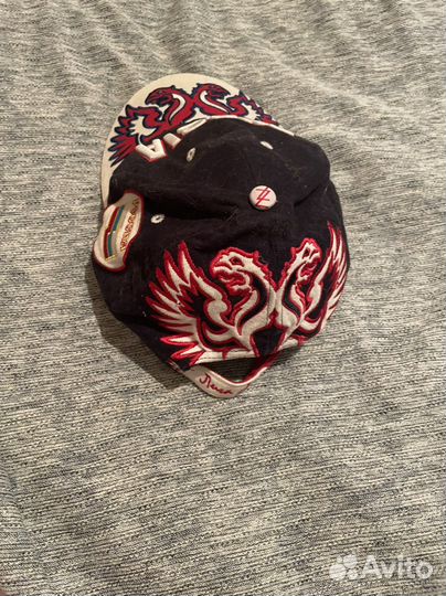 Бейсболки, шарф