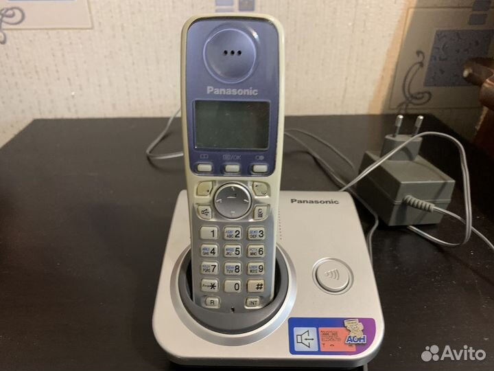 Телефон Panasonic KX-TG7205ru
