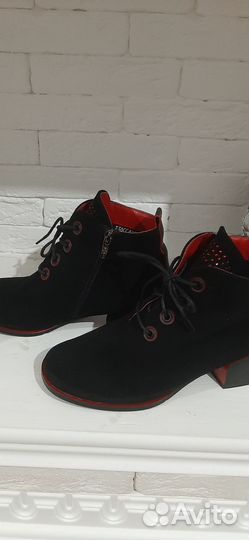 Ботинки женские