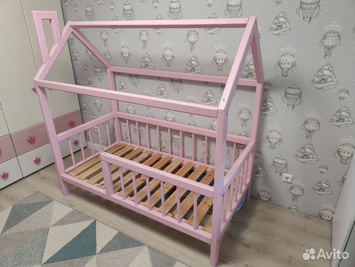 Детская кровать домик