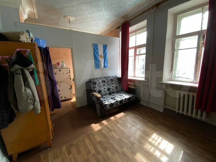 Комната 19 м² в 8-к., 3/3 эт.