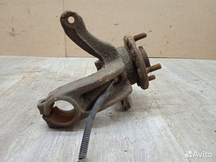 Кулак поворотный передний левый Ford Fiesta MK5