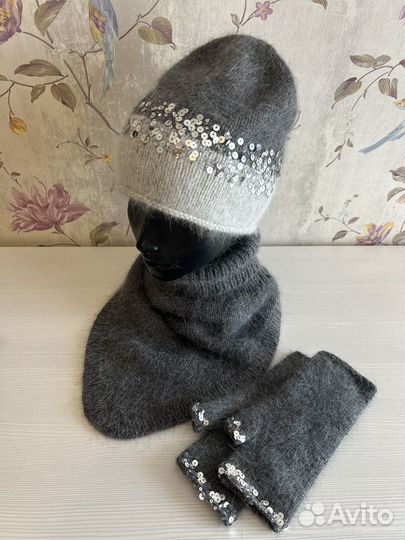 Комплект шапка бинни, снуд-уголок, митенки