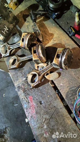 Поршень peugeot EP6 1 6 шатун