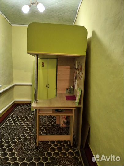 Двухъярусная кровать