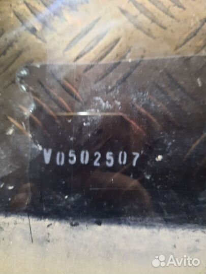 Стекло заднее правое Mitsubishi libero cb1v