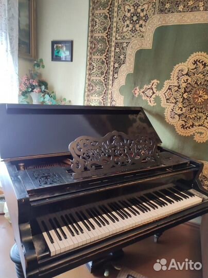 Рояль кабинетный