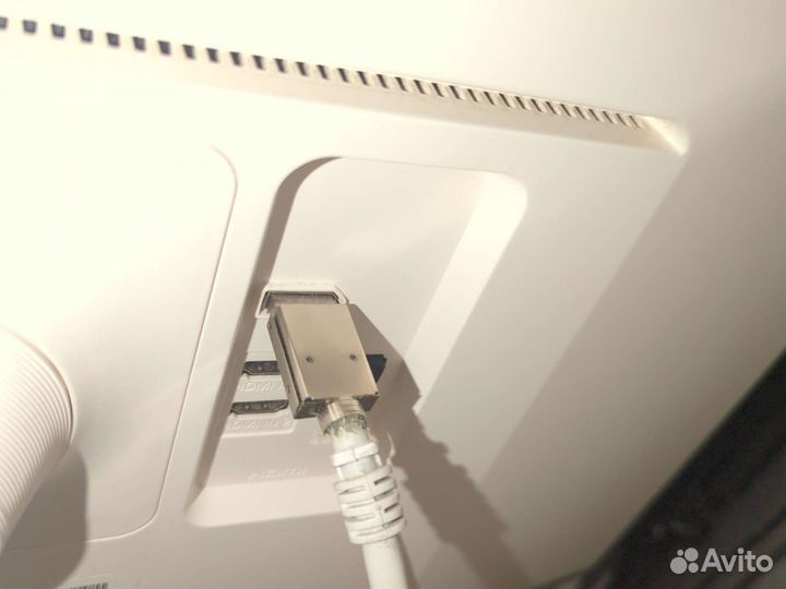 Монитор LG 27UK650