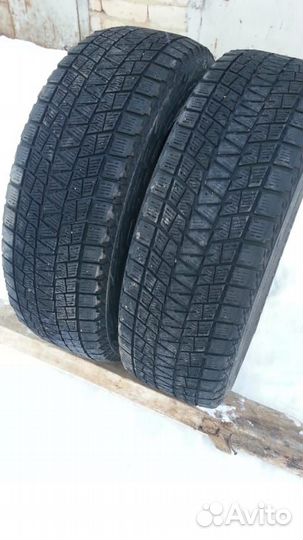 Bridgestone Blizzak DM-V1 215/70 R16 100R
