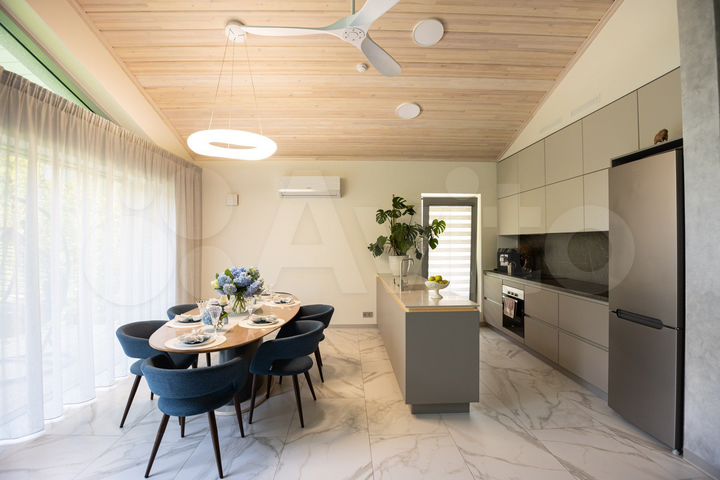 3-к. квартира, 130 м², 2/2 эт.