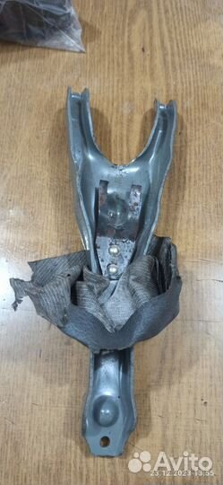 Вилка сцепления Волга