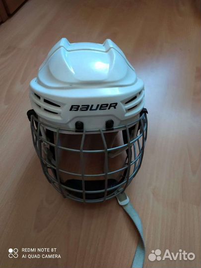 Хоккейный шлем