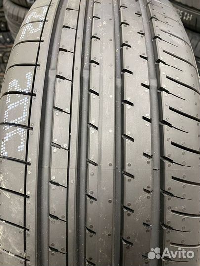 Yokohama BluEarth-XT AE61 215/65 R16 98H