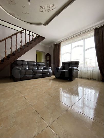 Дом 252 м² на участке 13,3 сот.