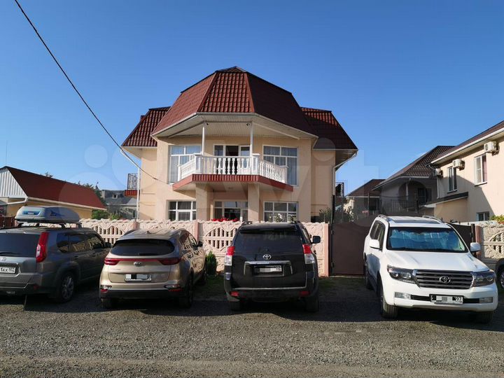 Дом 700 м² на участке 9 сот.