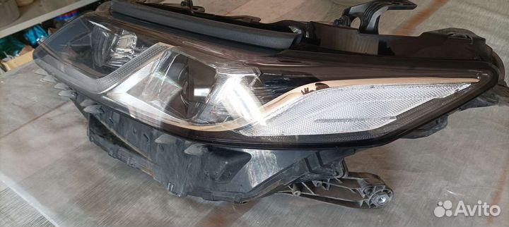 Фара на Камри 70 (оригинал)