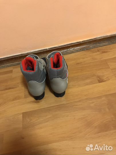 Детские лыжные ботинки на липучках