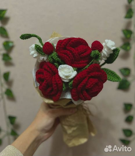 Вязаные цветы подарок на 8 марта