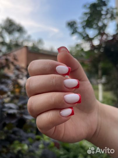 Маникюр, наращивание ногтей, оформление бровей