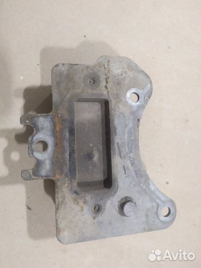 Опора кпп Mercedes Glk Х204 OM651DE22LA 2013