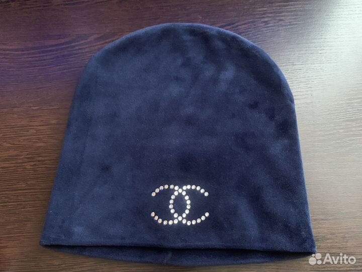 Шапка со стразами