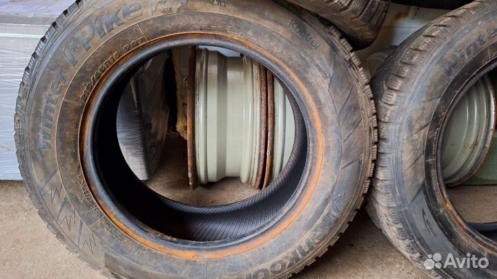 Hankook Winter I'Pike 215/65 R16 98T