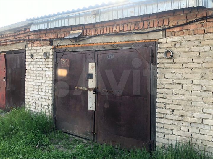 Авито саянск гаражи. Гараж 30 кв.м. Гаража Звездочка Архангельск. Гаражв. Архангельскев. Каминках