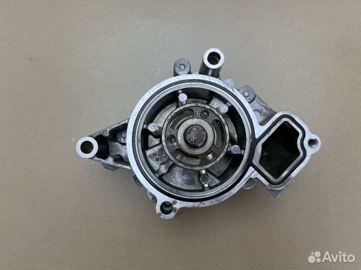 Помпа Opel Insignia 2.0 Turbo