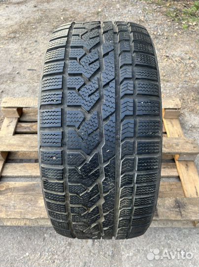Kumho I'Zen RV Asymmetric 275/40 R20