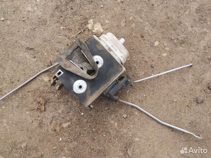 Замок передний правый Audi A4B5