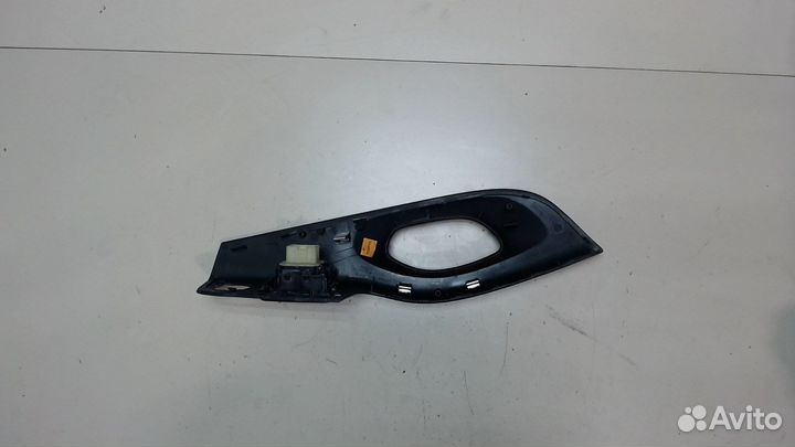 Кнопка стеклоподъемника Opel Vivaro, 2015
